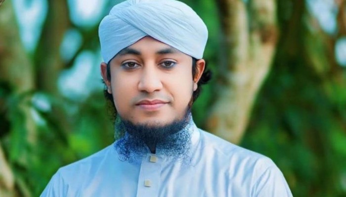 ​মাহফিল ছেড়ে ‘পালালেন’ ইসলামি বক্তা তাহেরি