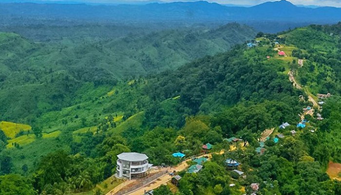 সাজেকে চাঁদের গাড়ি উল্টে নোয়াখালীর ৫ শিক্ষার্থী আহত