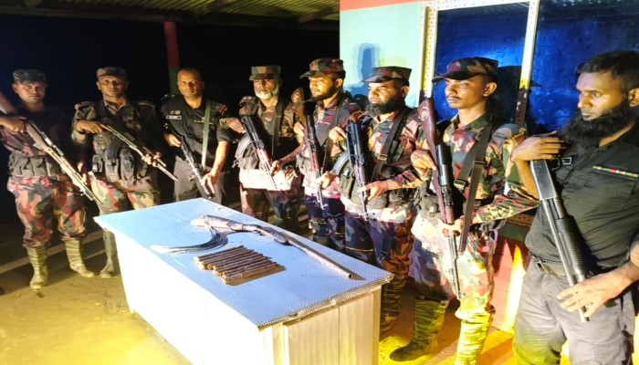 সিলেটে বিজিবি-র‍্যাবের যৌথ অভিযানে ওয়ান শুটার গান, ডেটোনেটর ও বিস্ফোরক উদ্ধার